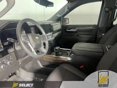 Used 2023 Chevrolet Silverado 1500 LT w/ Z71 Off-Road Package AWD/4WD image 22