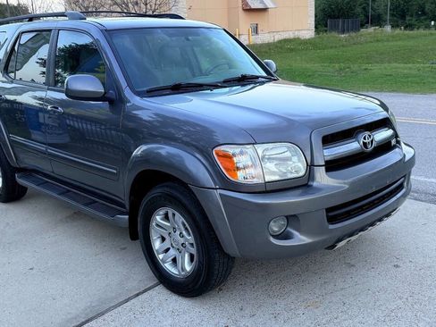 Used 2006 Toyota Sequoia SR5 image 3