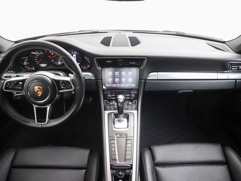 Used 2019 Porsche 911 Carrera image 17