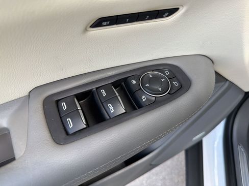 Used 2023 Cadillac XT5 Premium Luxury FWD image 17