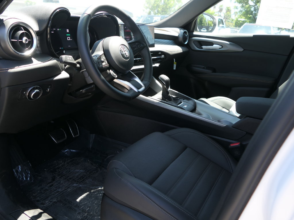 Used 2025 Alfa Romeo Tonale w/ Premium Package AWD/4WD image 10