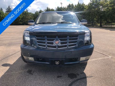 Used 2007 Cadillac Escalade ESV AWD w/ Climate Package image 2