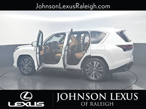 New 2026 Lexus LX 700h Luxury image 29