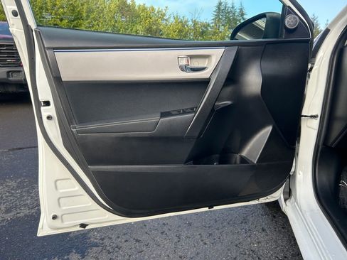 Used 2016 Toyota Corolla LE image 22