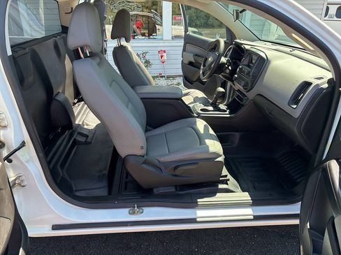 Used 2016 Chevrolet Colorado W/T AWD/4WD image 19