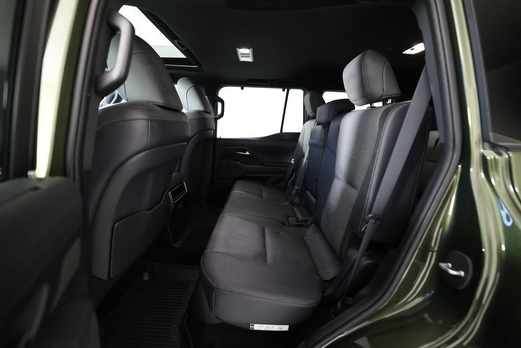 Used 2024 Lexus GX 550 w/ Accessory Package (2T) AWD/4WD image 17