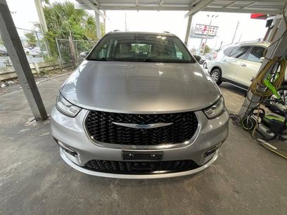 Used 2021 Chrysler Pacifica Touring-L