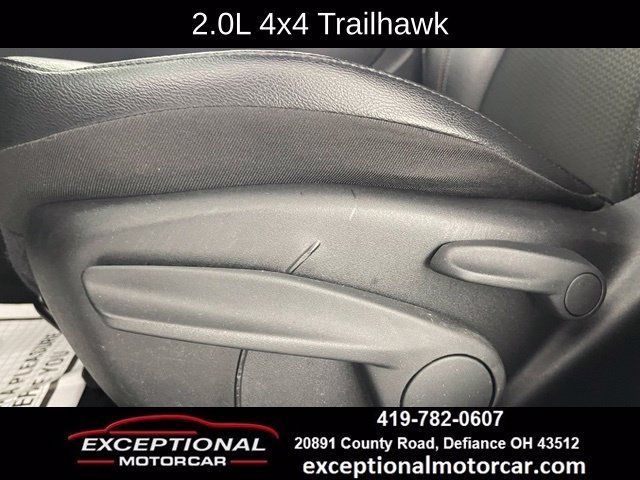 Used 2025 Jeep Compass Trailhawk AWD/4WD image 35