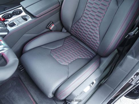 Used 2024 Lamborghini Urus S AWD/4WD image 33