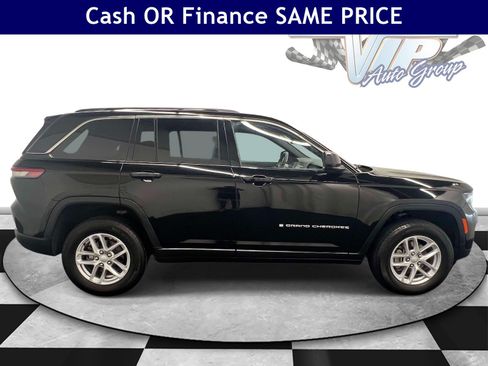 Used 2025 Jeep Grand Cherokee Laredo X w/ Luxury Tech Group I AWD/4WD image 7