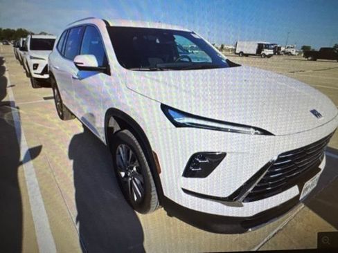 Used 2026 Buick Enclave Preferred FWD image 4