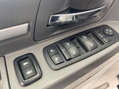 Used 2010 Dodge Grand Caravan SE w/ Climate Group image 37