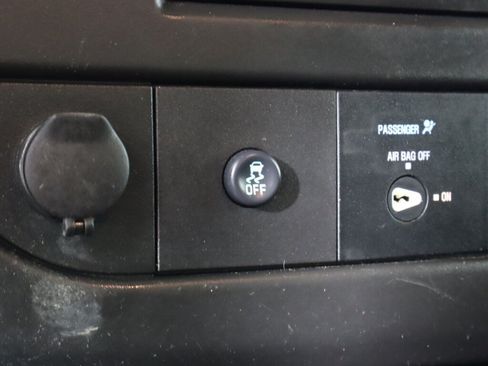 Used 2014 Chevrolet Express 2500 Extended RWD image 19