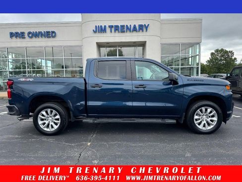 Used 2020 Chevrolet Silverado 1500 Custom w/ Custom Value Package AWD/4WD image 1