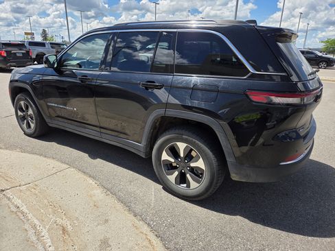 Used 2024 Jeep Grand Cherokee Limited 4xe AWD/4WD image 3