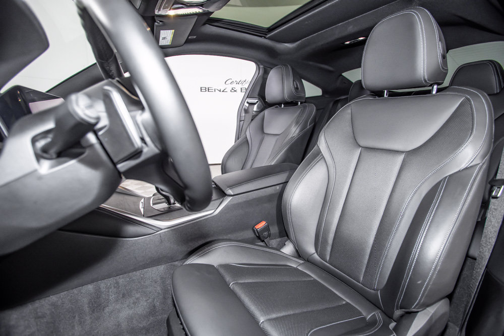 Used 2022 BMW 430i Coupe w/ M Sport Package RWD image 13