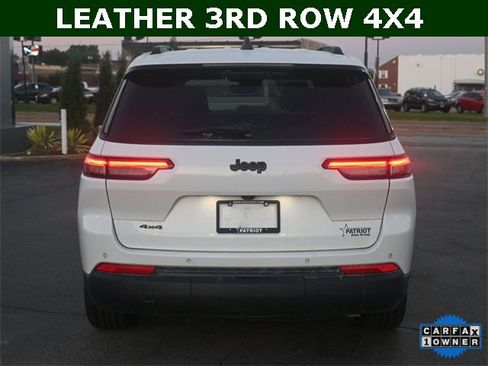 Used 2023 Jeep Grand Cherokee L Laredo image 5