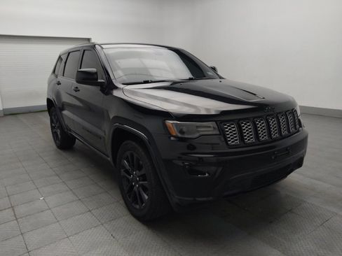 Used 2020 Jeep Grand Cherokee Altitude AWD/4WD image 13