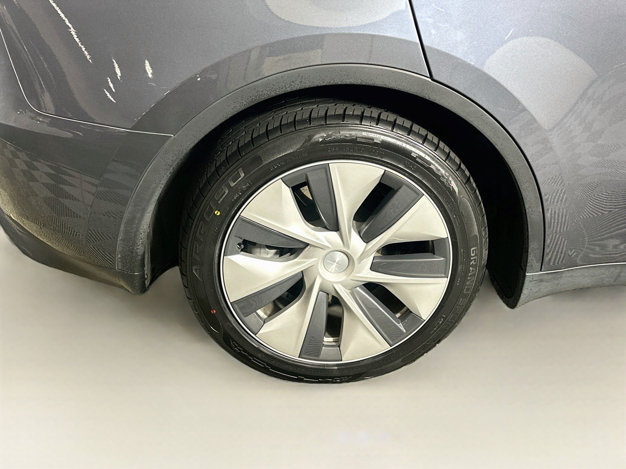 Used 2023 Tesla Model Y Long Range AWD/4WD image 11