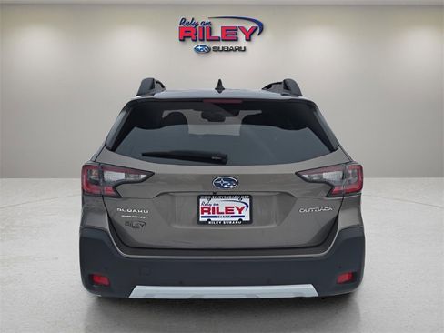 Certified 2023 Subaru Outback Limited image 4