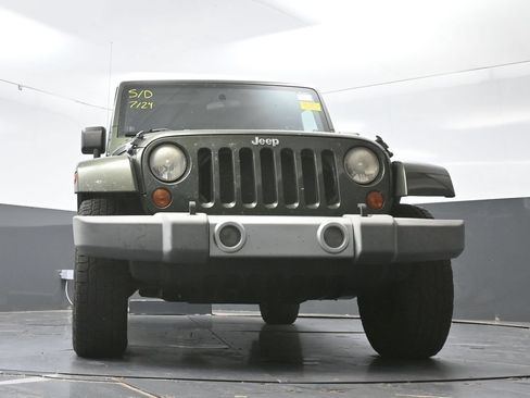 Used 2008 Jeep Wrangler Unlimited Sahara w/ Dual Top Group AWD/4WD image 23