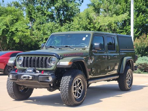 Used 2024 Jeep Gladiator Rubicon AWD/4WD image 3