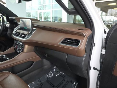 Used 2023 Chevrolet Tahoe High Country AWD/4WD image 10