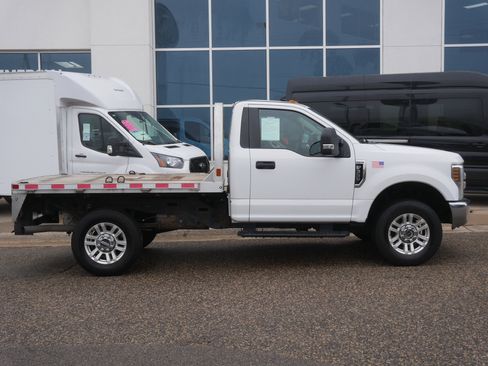 Used 2018 Ford F350 XL image 2