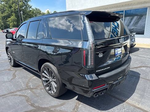 Used 2025 Cadillac Escalade V w/ LPO, Floor Liner Package AWD/4WD image 3