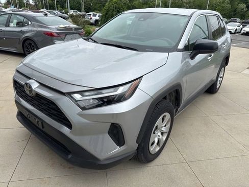 Used 2023 Toyota RAV4 LE AWD/4WD image 3