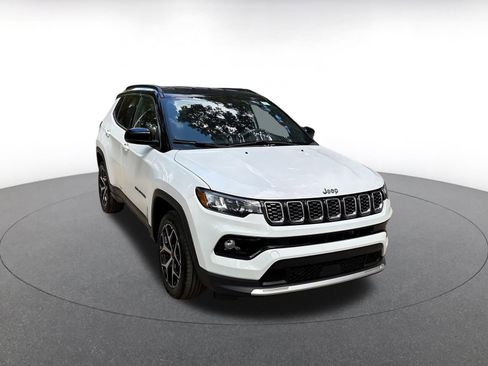 Used 2025 Jeep Compass Limited AWD/4WD image 1