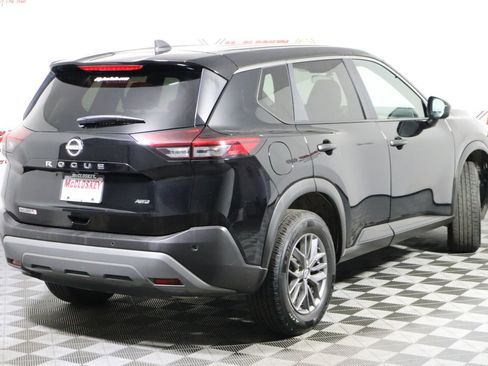 Used 2023 Nissan Rogue S image 6