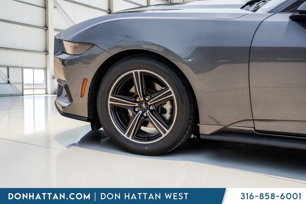 Used 2025 Ford Mustang Premium RWD image 27