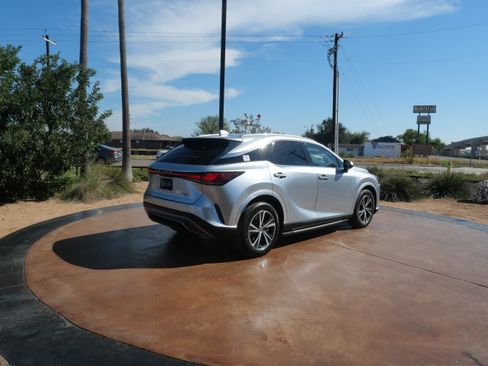 Used 2024 Lexus RX 350 Premium image 2