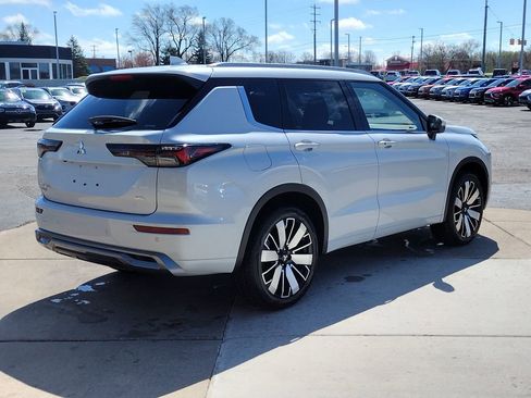 New 2026 Mitsubishi Outlander SEL AWD/4WD image 16