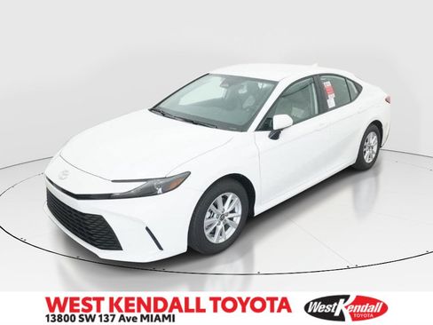 Used 2026 Toyota Camry LE FWD image 1