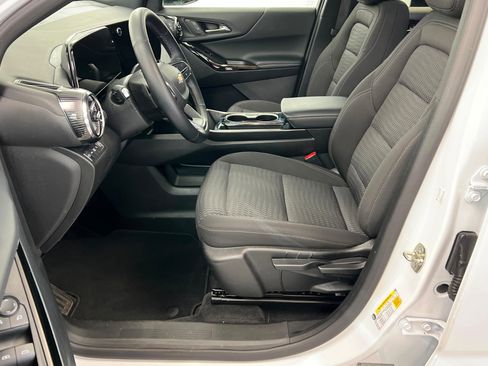 Used 2025 Chevrolet Equinox LT image 18