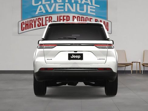 New 2024 Jeep Grand Cherokee Limited w/ Black Appearance Package image 10