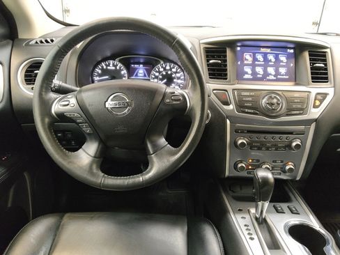 Used 2017 Nissan Pathfinder SL AWD/4WD image 22