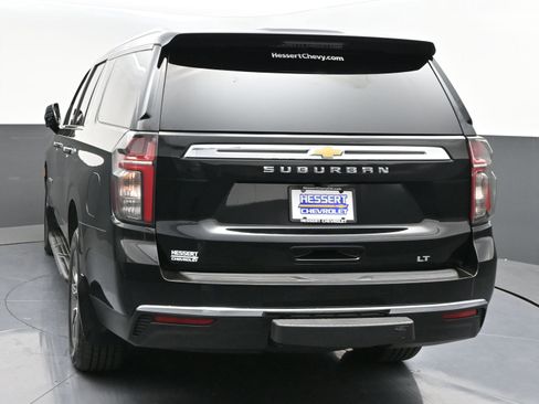 Used 2023 Chevrolet Suburban LT w/ Luxury Package image 6
