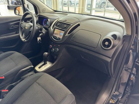 Used 2015 Chevrolet Trax LS FWD image 17