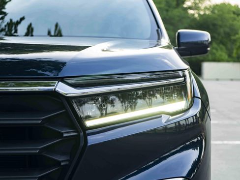 Used 2023 Honda Pilot EX-L image 11