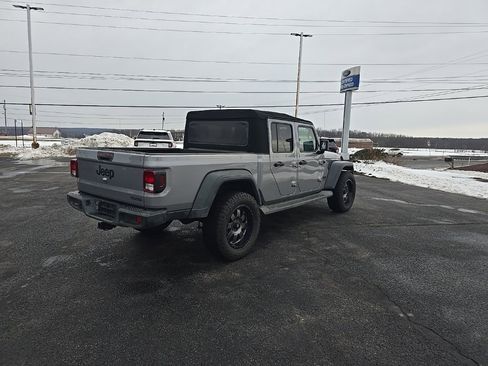 Used 2020 Jeep Gladiator Sport w/ Quick Order Package 24S image 9