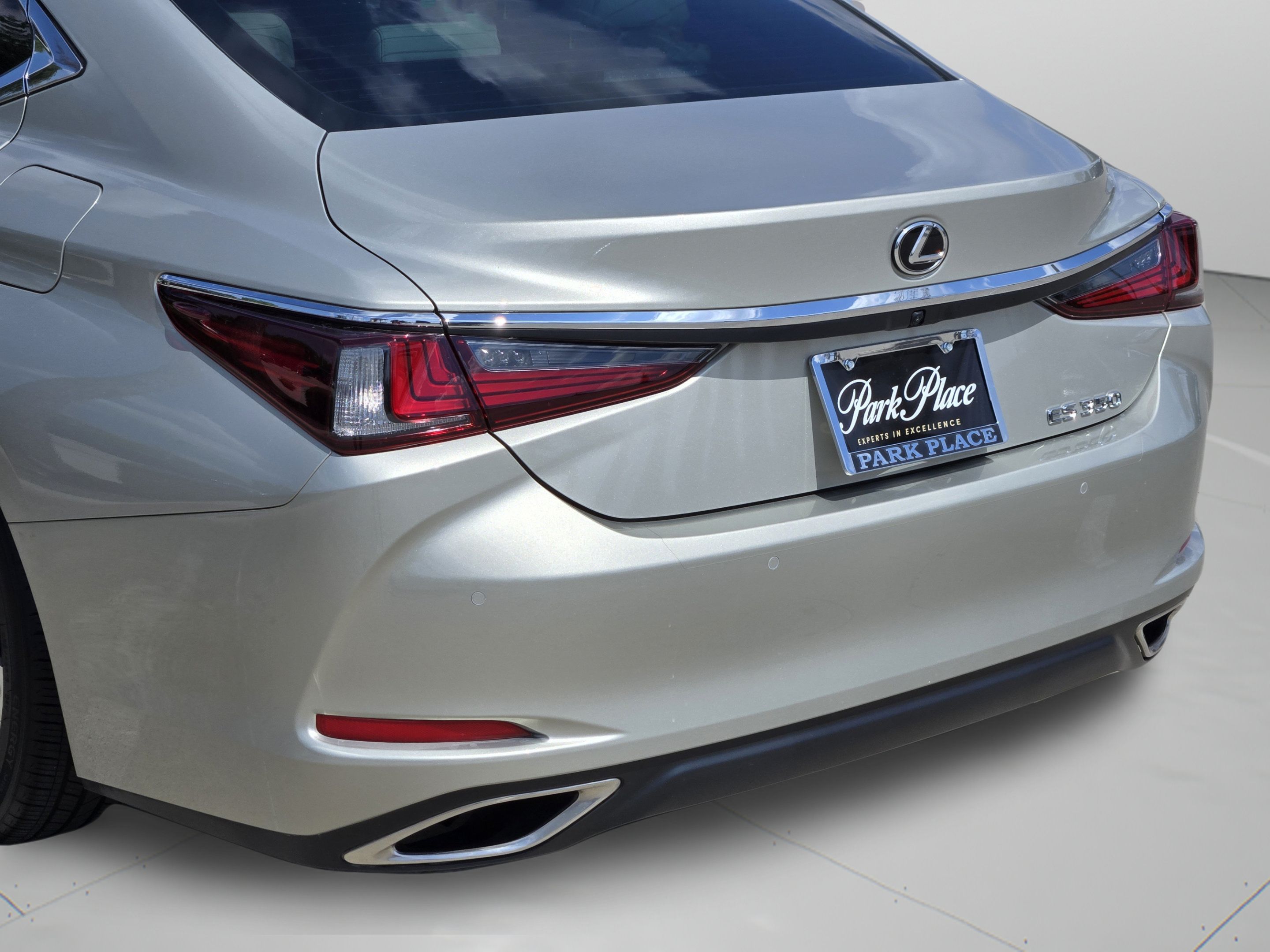 Certified 2025 Lexus ES 350 w/ Premium Package FWD image 40