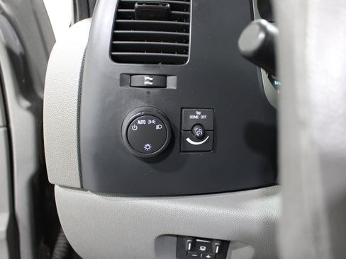 Used 2009 GMC Sierra 2500 W/T AWD/4WD image 8