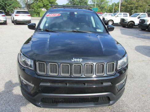 Used 2018 Jeep Compass Latitude w/ Popular Equipment Group AWD/4WD image 2