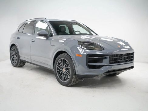 New 2026 Porsche Cayenne E-Hybrid image 8