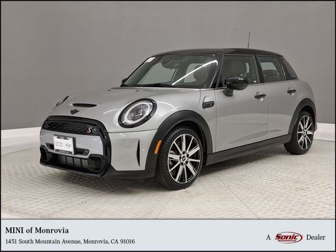 Used 2024 MINI Cooper S FWD image 1