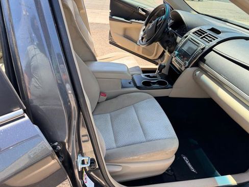 Used 2012 Toyota Camry LE FWD image 9
