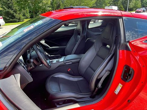 Used 2019 Chevrolet Corvette Stingray Coupe w/ 1LT RWD image 10